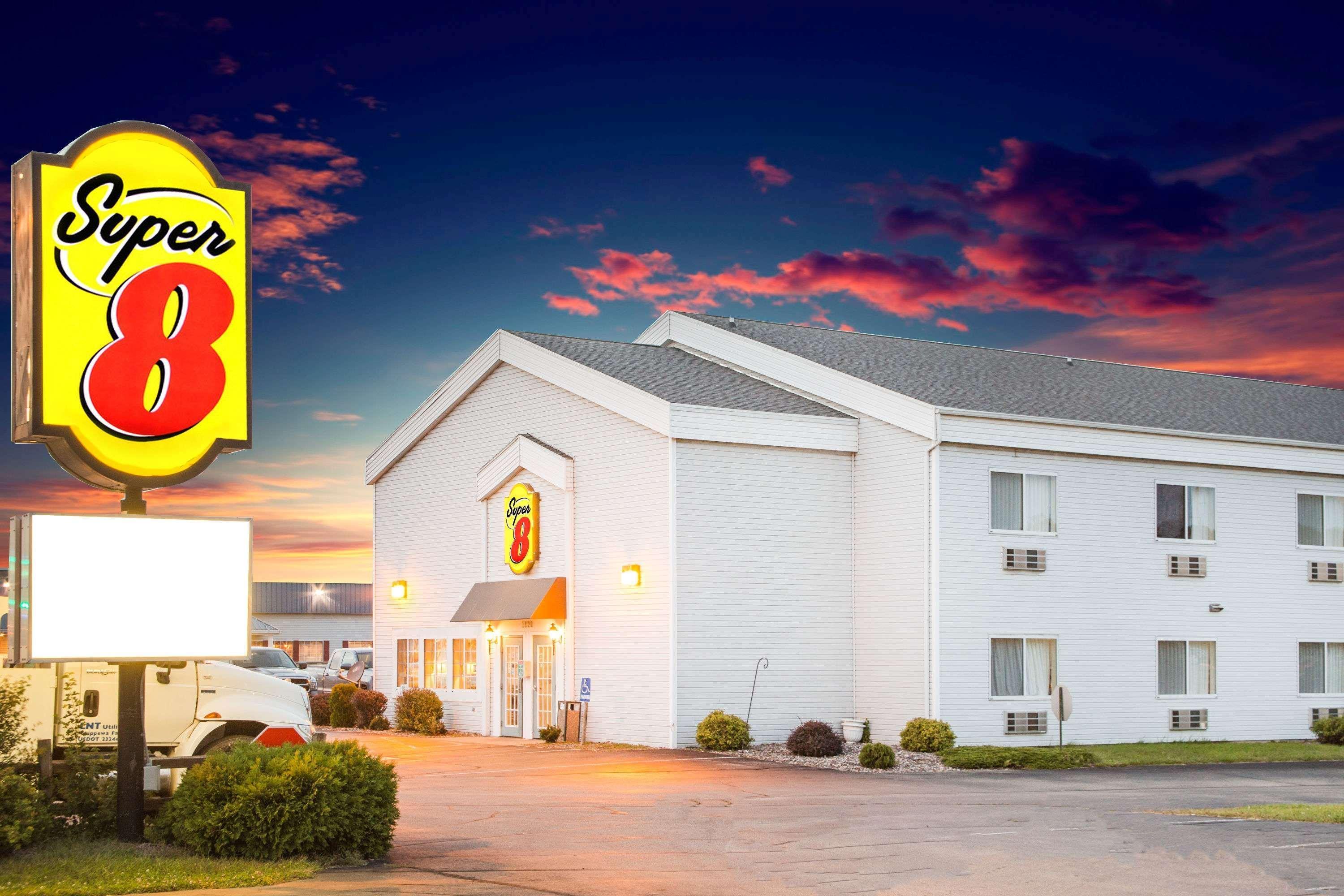 Super 8 By Wyndham Prairie Du Chien Otel Dış mekan fotoğraf