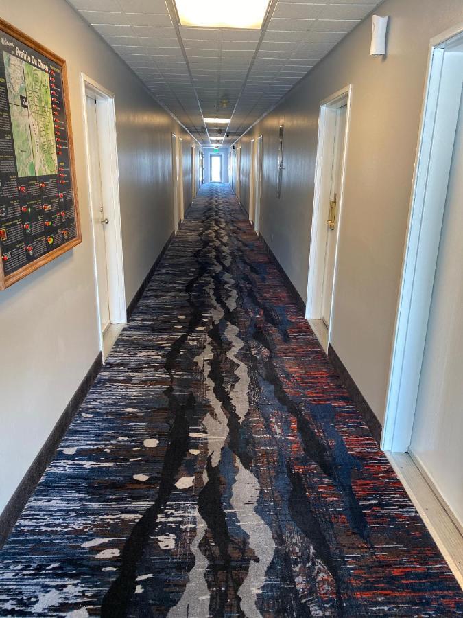 Super 8 By Wyndham Prairie Du Chien Otel Dış mekan fotoğraf